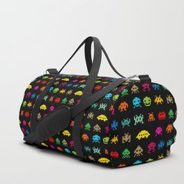 Invaders of Space retro arcade video game pattern design Duffle Bag