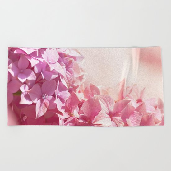 Dreamy pink hydrangea - Flower - Floral Beach Towel