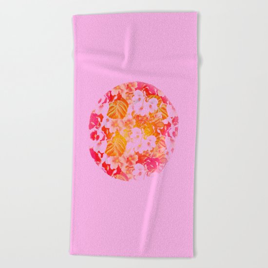 pink floral in a circle Beach Towel