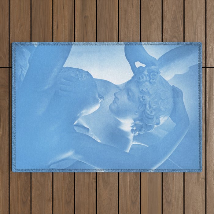 Cupid and Psyche, a sculpture of two romantic lovers embracing and anticipating their first kiss Outdoor Rug