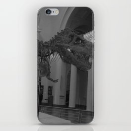 T-Rex museum dinosaur, skeleton, bone, fossil black and white photograph - photography - photographs iPhone Skin