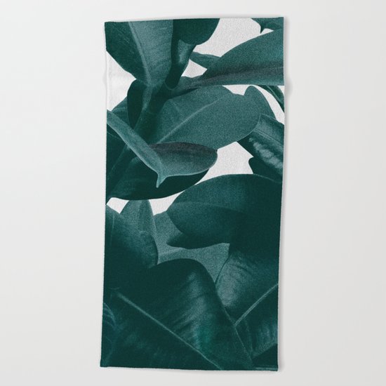 Pulling me in Beach Towel