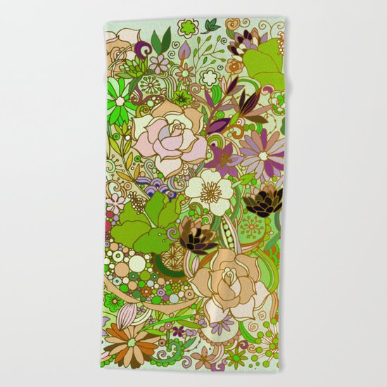 Detailed summer floral pattern, green Beach Towel