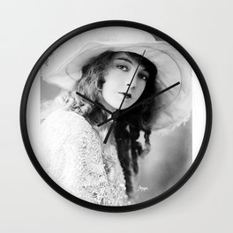 Actress Lillian Gish  Wall Clock