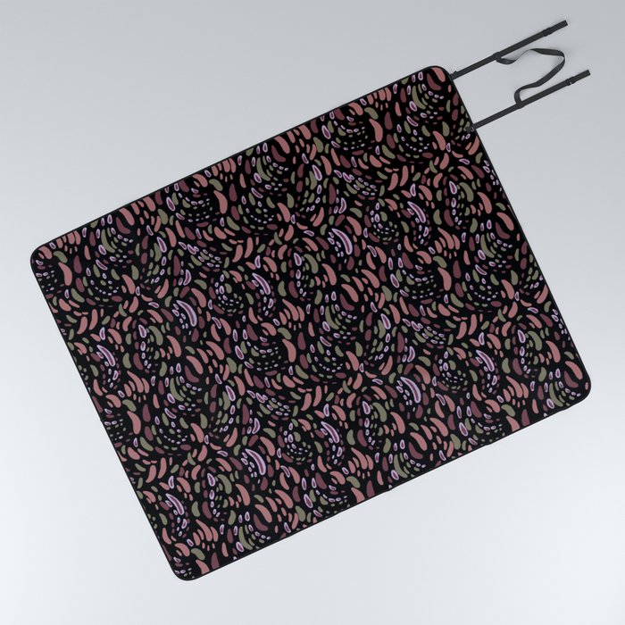 Multi-colour intertwining abstract line pattern - purple Picnic Blanket