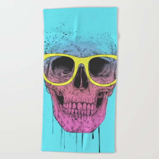 Pop art skull with glasses Beach Towel