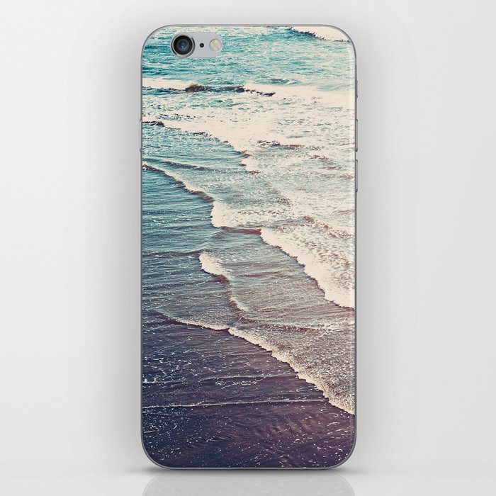 Ocean Waves Retro iPhone Skin