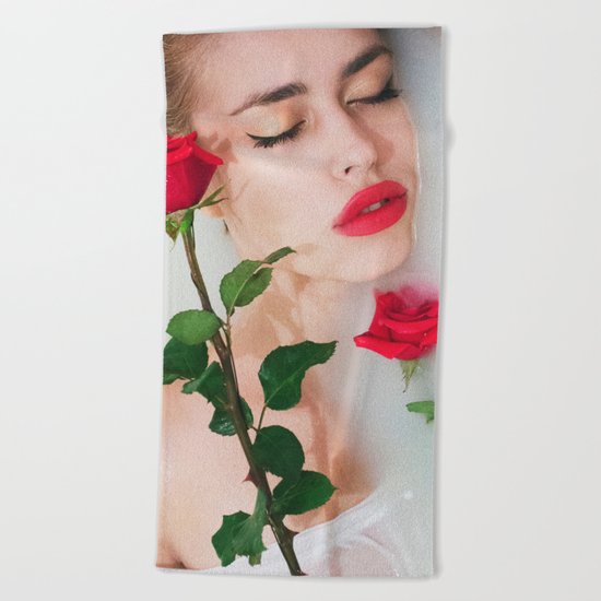 Red lips Beach Towel