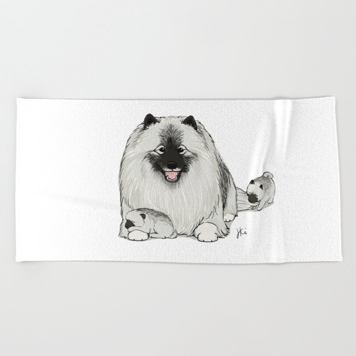 Keeshond with Puppies | Cute Keesie Dogs Family Beach Towel