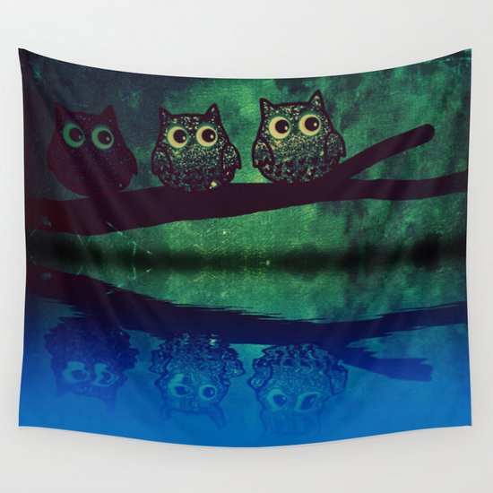 owl-77 Wall Tapestry