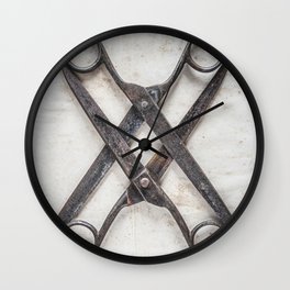 Scissoring Wall Clock
