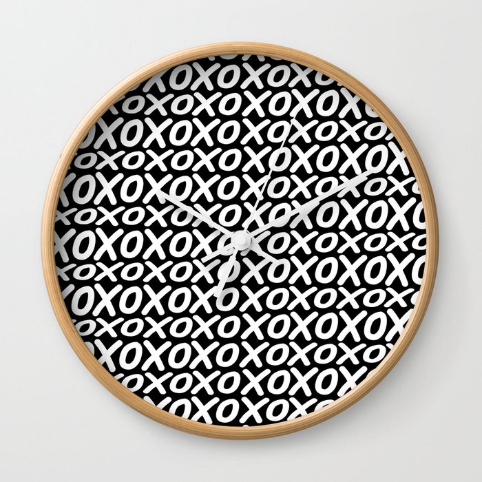 Black and white Hugs and kisses Valentine gift Wall Clock