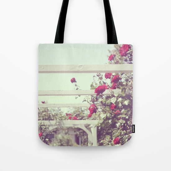 Red roses Tote Bag