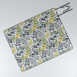 Cozy collection: mix and match happy florals Leaf love Picnic Blanket
