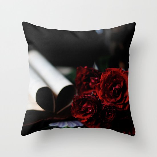 my love is like a red, red rose Throw Pillow