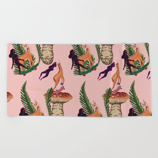 Deer to skate Beach Towel
