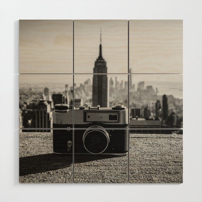 Vintage camera and the Manhattan skyline in New York City Wood Wall Art