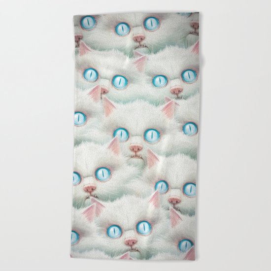 Kittehz I Beach Towel
