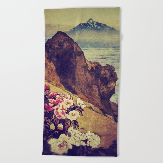 As Dusk Settles in Daiino Beach Towel