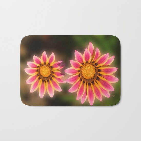 A Sunshine Daisy Bath Mat