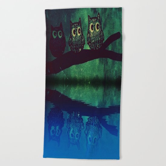 owl-77 Beach Towel
