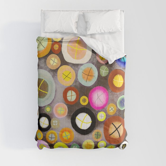 The incident - Circles pale vintage cross Comforter