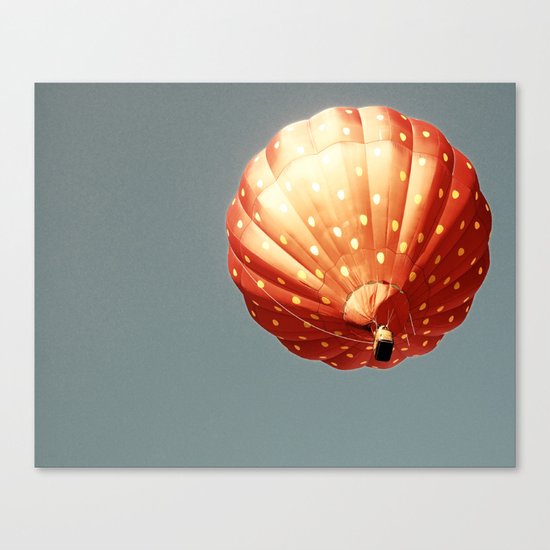 Strawberry hot air baloon Canvas Print