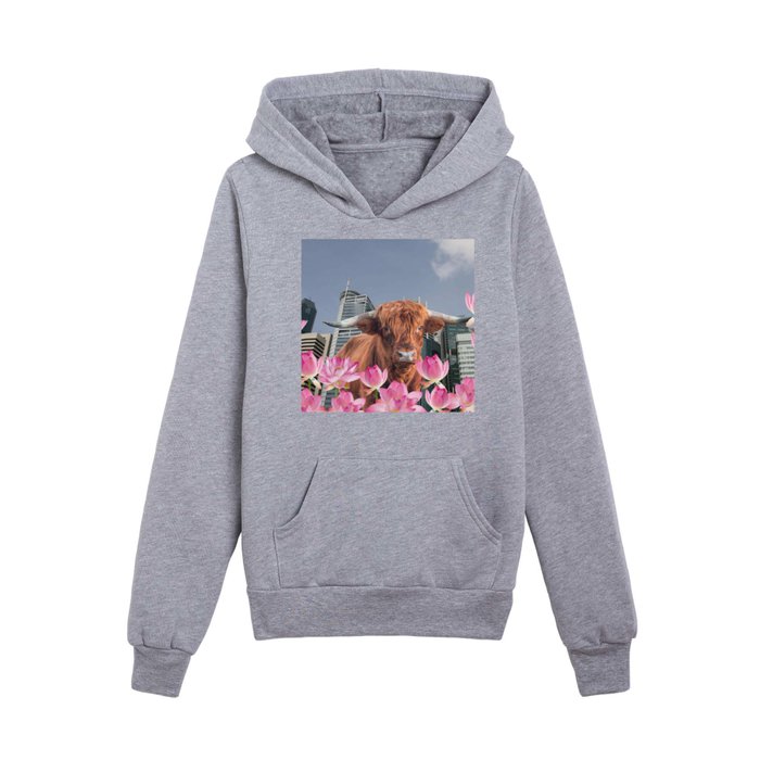 Singapur Skyline with lotus Flowers and highland cow Kids Pullover Hoodie