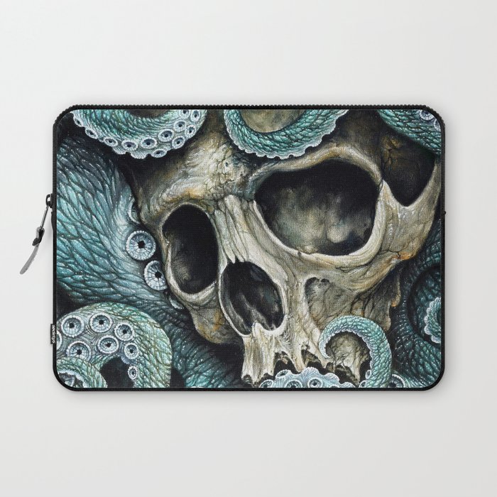 Please my love, don't die so far from the sea... Laptop Sleeve