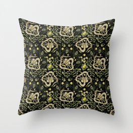 facehugger pillow