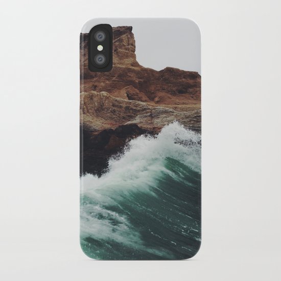 Montaña Wave iPhone Case