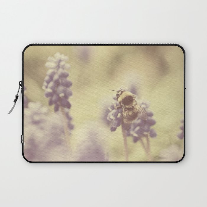 busy buzzy bumble bee ... Laptop Sleeve
