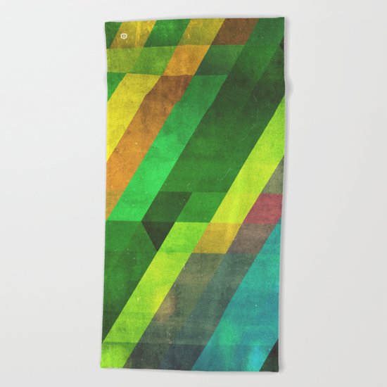 lyyn wyrk Beach Towel