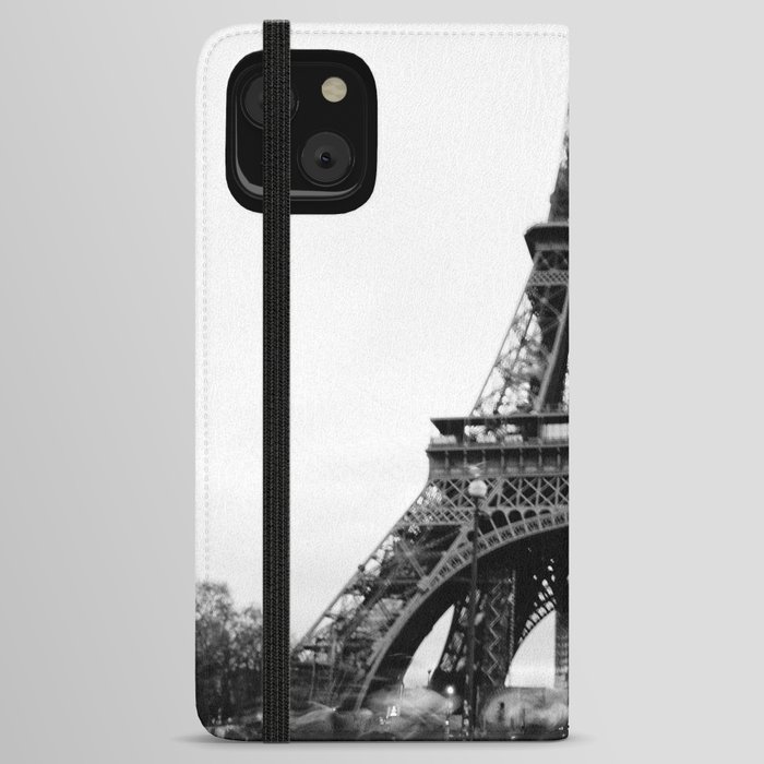 Unfocused Paris Nº13: Blurry Walk to the Eiffel Tower | Out of focus photography  iPhone Wallet Case