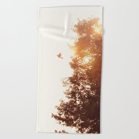 Nuevo amanecer Beach Towel