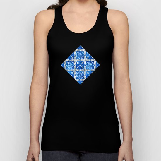 Kissing in Kona Unisex Tank Top