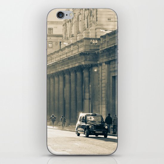 Old street that vanishes iPhone Skin