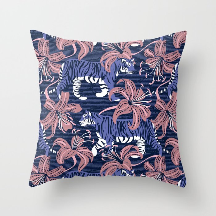 Tigers in a tiger lily garden // textured navy blue background very peri wild animals carissma pink flowers Throw Pillow