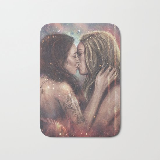 She bowed to one star Bath Mat