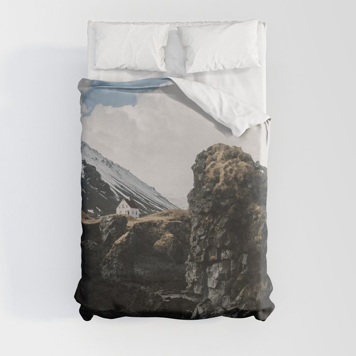 Cozy Mountain Cabin In Iceland - Landscape Photography Duvet Cover