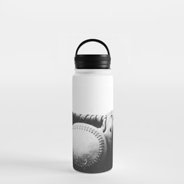 Old retro baseball monochrome ball and glove Water Bottle