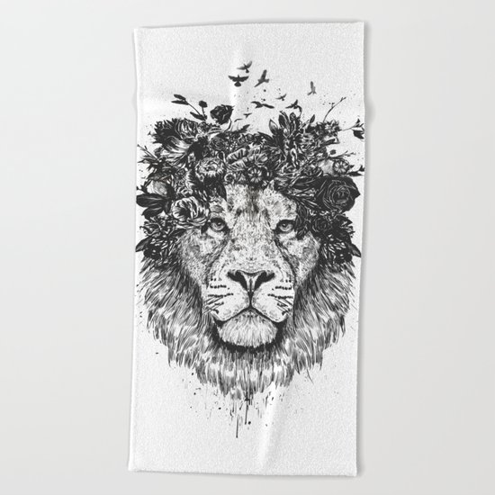 Floral lion (b&w) Beach Towel