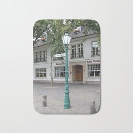 Zons - Straßenlaterne vor dem Rheintor Bath Mat | Vordemrheintor, Nordrhein Westfalen, Digital, Rheinland, Color, Foto, Europa, Photo, Deutschland, Zons 