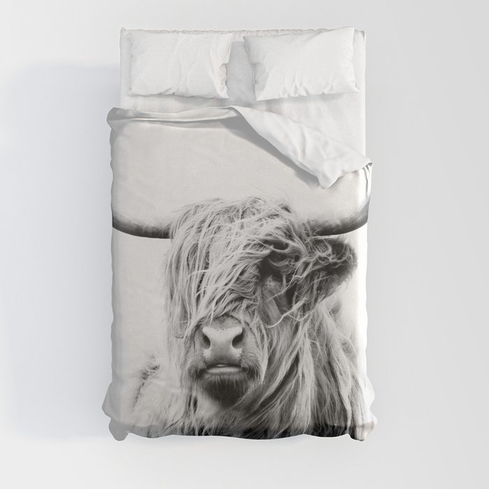 portrait of a highland cow Duvet Cover