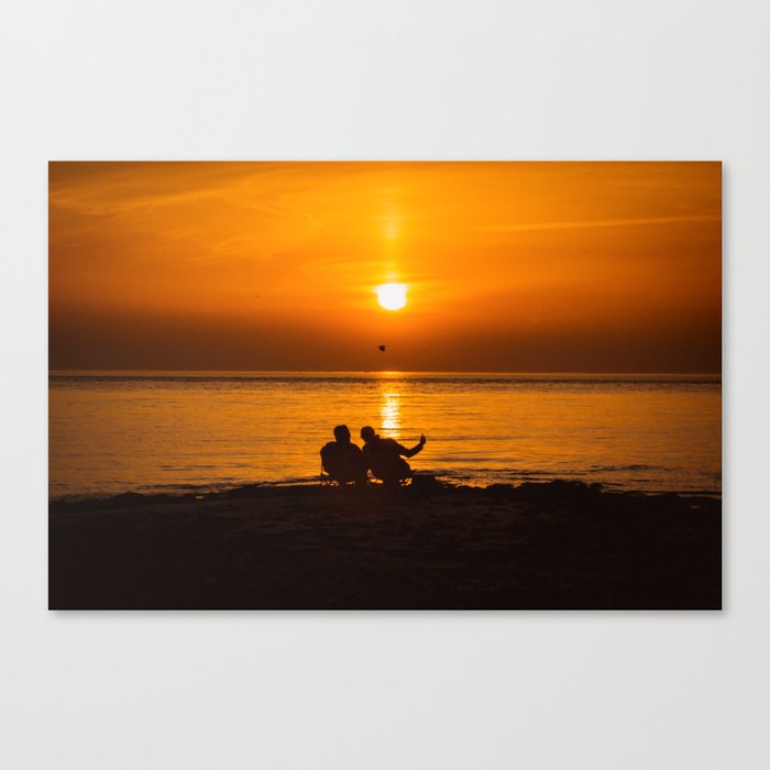 Sunrise at the beach Canvas Print