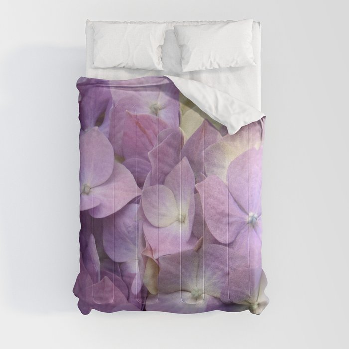 Hydrangea Comforter