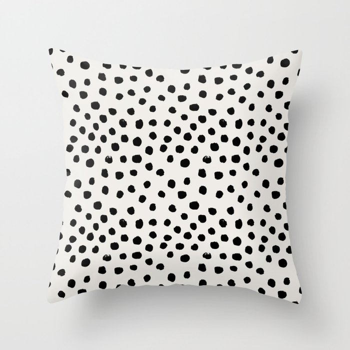 Preppy brushstroke free polka dots black and white spots dots dalmation animal spots design minimal Deko-Kissen