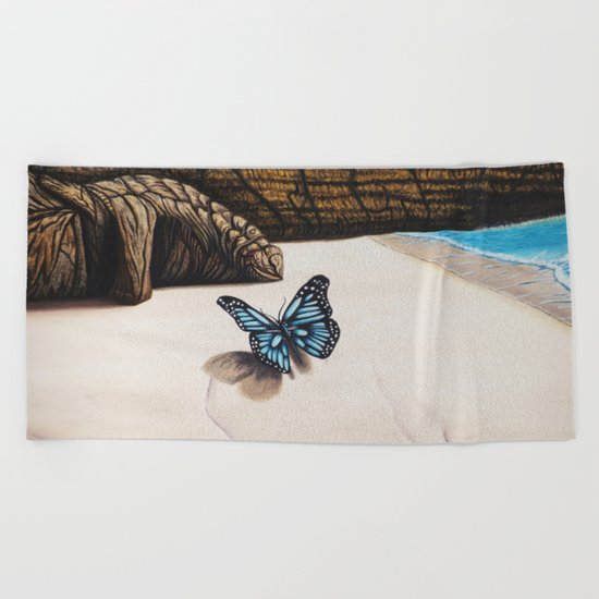 Le papillon de l'amour bleu azur Beach Towel