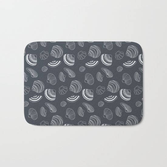 Tropical pattern with sea shells Bath Mat