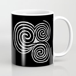 Triskelion, Newgrange - White and Black background Mug